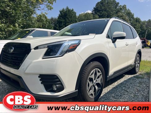 Used 2024 Subaru Forester Premium AWD/4WD image 1