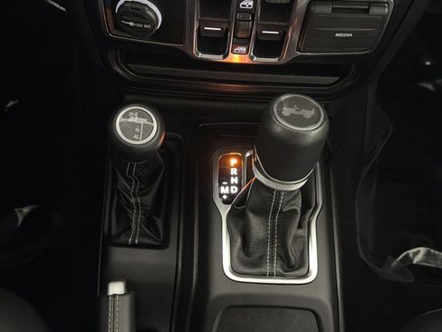 Used 2021 Jeep Wrangler Unlimited Sahara image 22