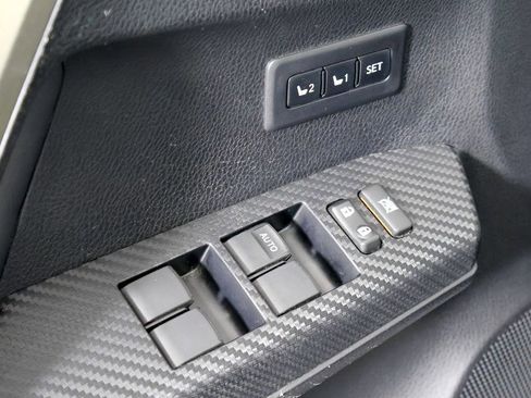 Used 2014 Toyota RAV4 Limited image 18