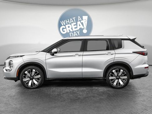 New 2026 Mitsubishi Outlander SE AWD/4WD image 3