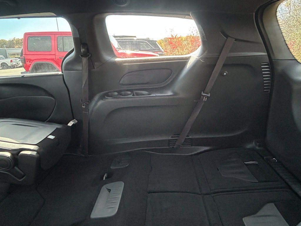 Used 2025 Chrysler Pacifica Select FWD image 6