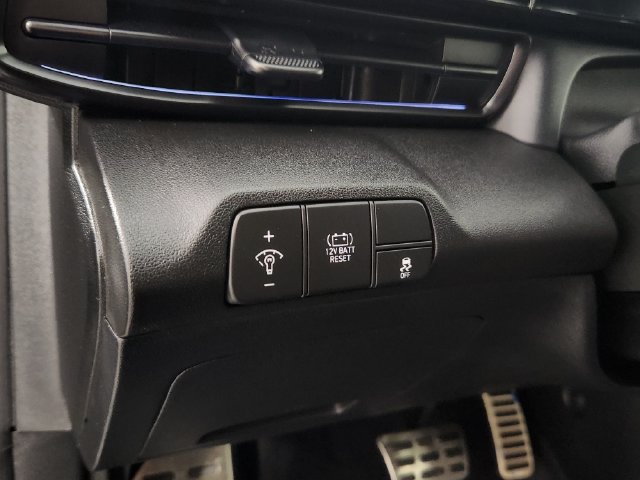 Certified 2025 Hyundai Elantra SEL FWD image 21