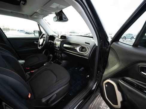 Used 2016 Jeep Renegade 75th Anniversary image 25