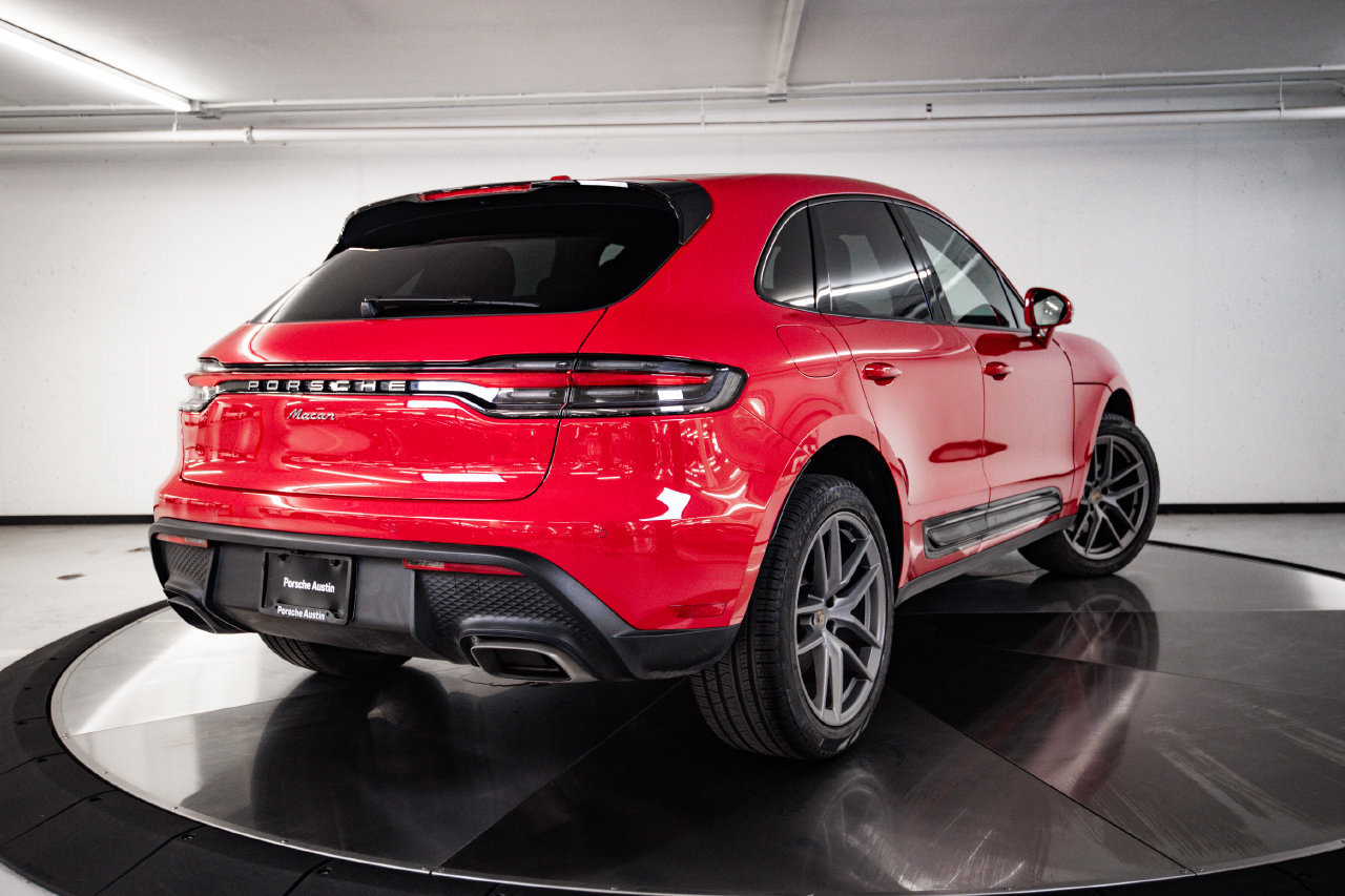 Certified 2026 Porsche Macan AWD/4WD image 7