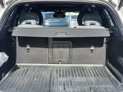 Used 2022 Volvo XC60 B5 R-Design w/ Advanced Package image 23