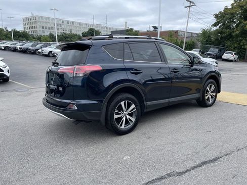 Used 2018 Toyota RAV4 XLE AWD/4WD image 8