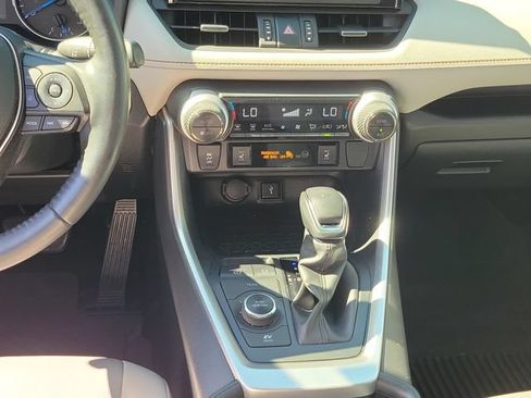 Used 2021 Toyota RAV4 XLE Premium AWD/4WD image 18