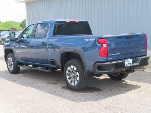 Used 2025 Chevrolet Silverado 2500 Custom w/ Custom Value Package AWD/4WD image 9