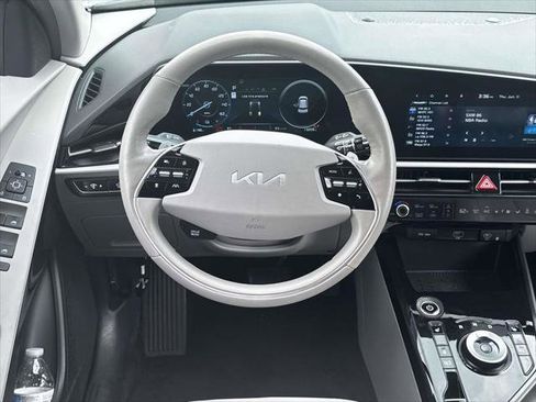 Used 2023 Kia Niro Wind w/ Wind Preserve Package FWD image 13