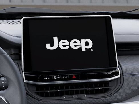 New 2026 Jeep Compass Latitude AWD/4WD image 18