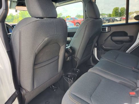 Used 2024 Jeep Wrangler Unlimited Sport AWD/4WD image 9