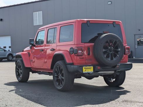 Used 2025 Jeep Wrangler Unlimited Sahara w/ Safety Group AWD/4WD image 9