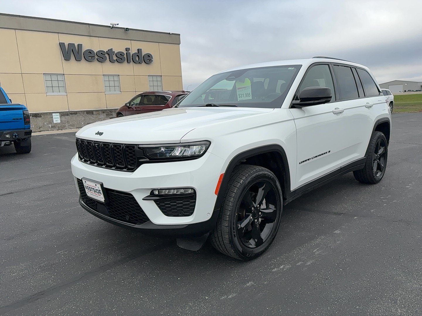 Used 2023 Jeep Grand Cherokee Limited w/ Luxury Tech Group II AWD/4WD image 1