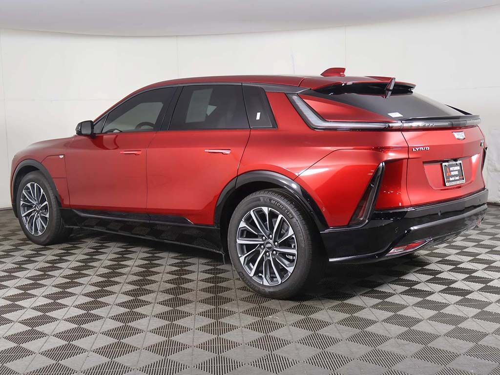 Used 2024 Cadillac Lyriq Sport RWD image 11