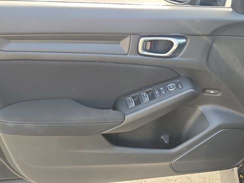 Used 2025 Honda Civic Sport image 13