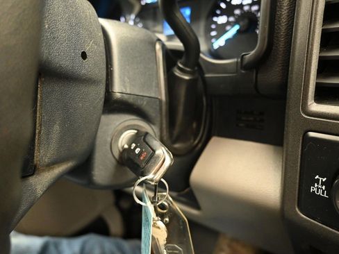 Used 2022 Ford F250 XL w/ Power Equipment Group image 15