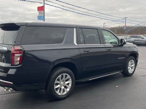 Used 2023 Chevrolet Suburban Premier image 7