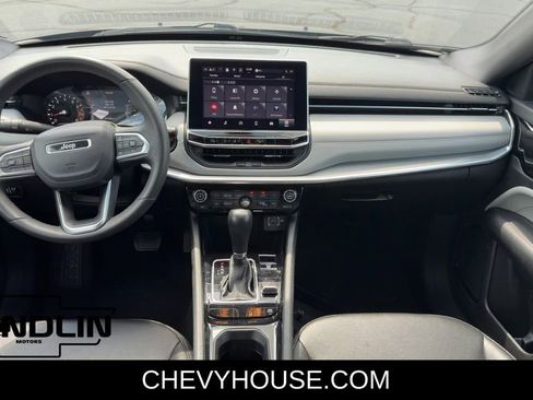 Used 2024 Jeep Compass Limited image 13