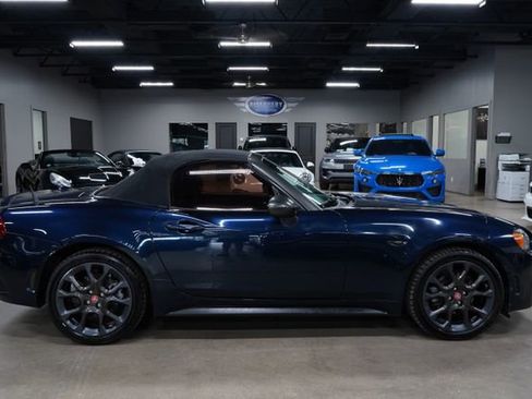 Used 2018 FIAT 124 Spider Abarth w/ Convenience Group RWD image 6