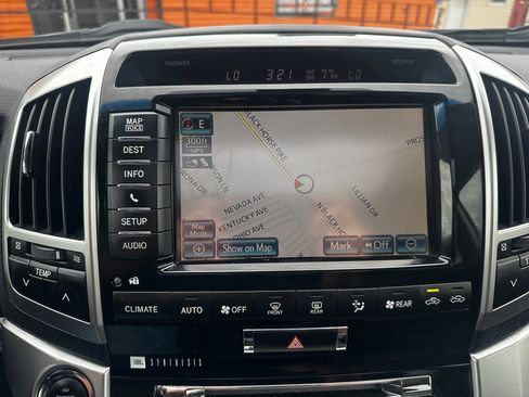 Used 2014 Toyota Land Cruiser image 13