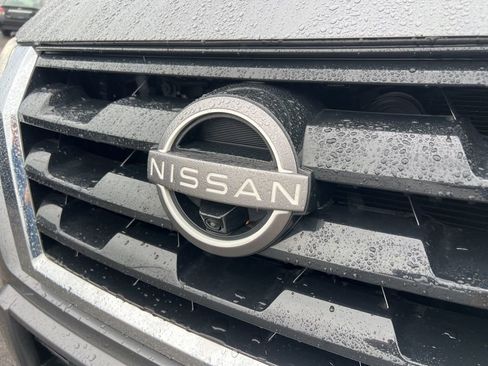 Used 2021 Nissan Armada Platinum image 11