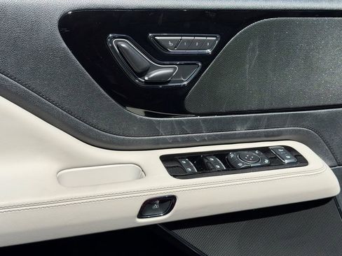 New 2026 Lincoln Aviator AWD image 10