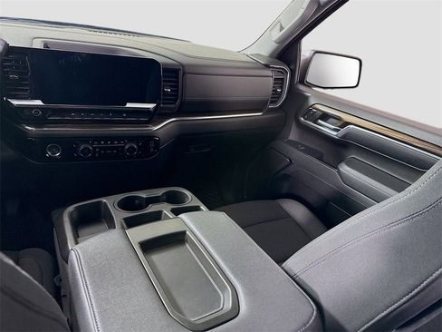 Used 2024 Chevrolet Silverado 1500 LT image 16