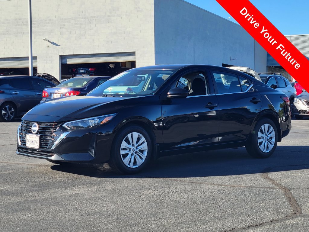 Used 2025 Nissan Sentra S FWD image 2