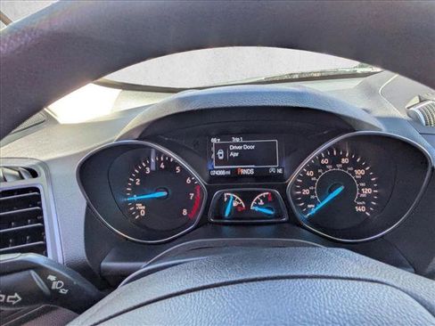 Used 2018 Ford Escape SE image 18