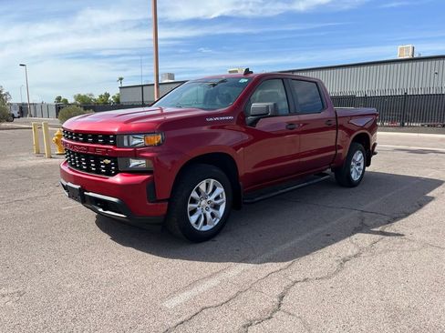 Used 2020 Chevrolet Silverado 1500 Custom w/ Custom Value Package image 4