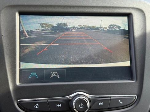 Used 2017 Chevrolet Malibu LT image 23