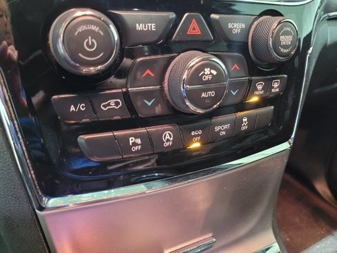 Used 2019 Jeep Grand Cherokee Limited image 38