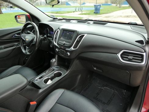 Used 2021 Chevrolet Equinox LT AWD/4WD image 28
