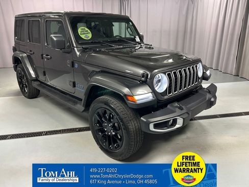 Used 2025 Jeep Wrangler Unlimited Sahara image 1