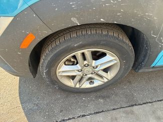 Used 2022 Hyundai Kona SE video 2