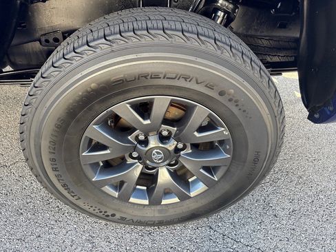 Used 2023 Toyota Tacoma SR5 image 15