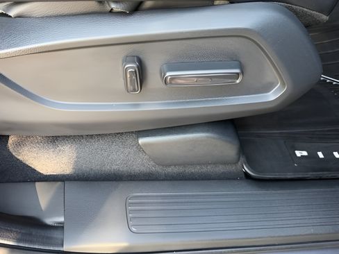 Used 2024 Honda Pilot Elite image 31