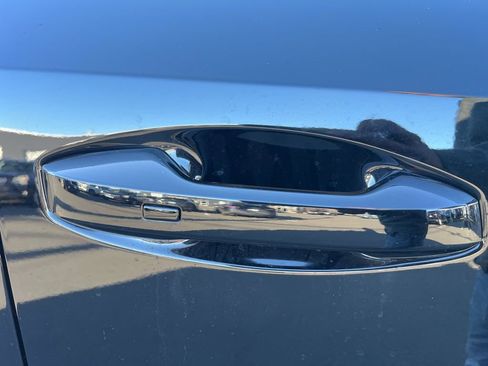 New 2026 Nissan Kicks SR w/ Cold Weather Package AWD/4WD image 12