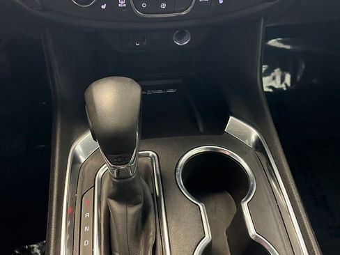 Used 2022 Chevrolet Traverse LT image 18