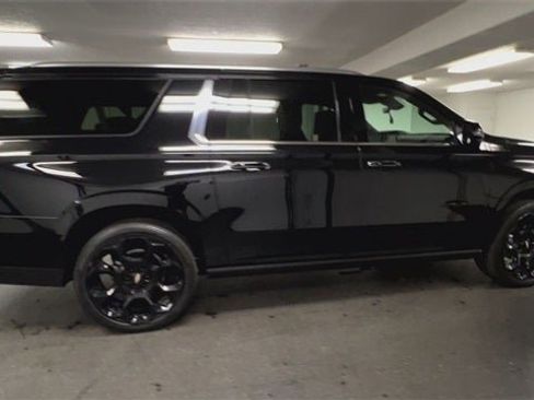 Certified 2025 Chevrolet Suburban High Country image 49