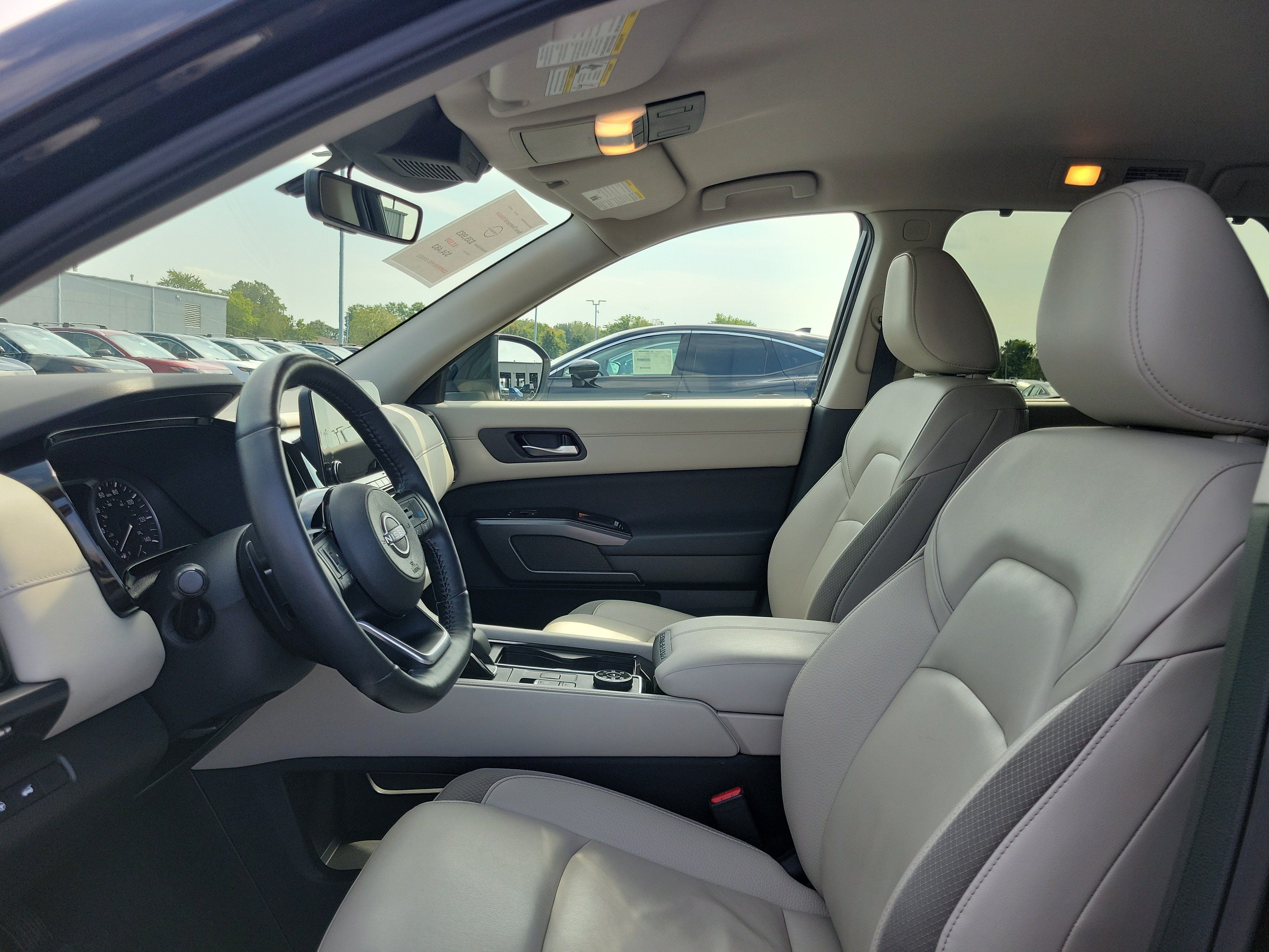 Certified 2024 Nissan Pathfinder SL AWD/4WD image 15