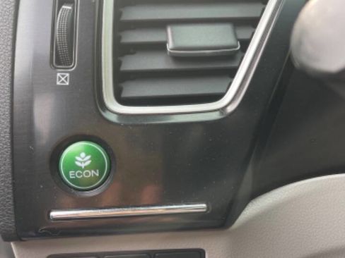 Used 2013 Honda Civic LX image 12