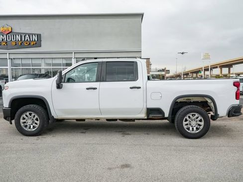 Used 2021 Chevrolet Silverado 2500 Custom w/ Custom Value Package image 14