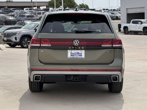 New 2026 Volkswagen Atlas Peak Edition AWD/4WD image 4