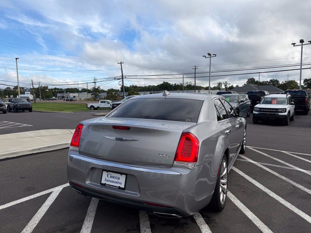 Used 2017 Chrysler 300 C RWD image 8
