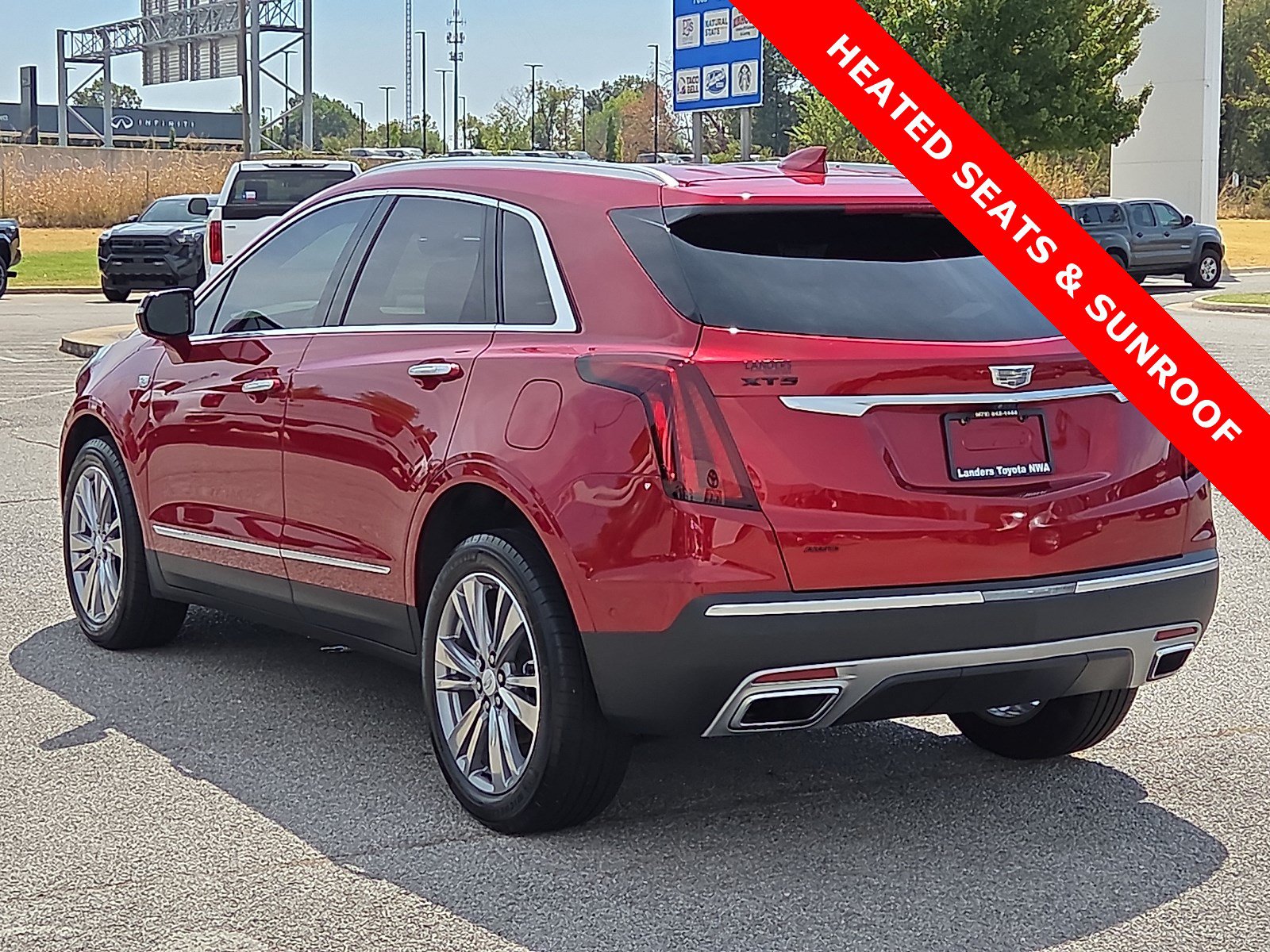 Used 2024 Cadillac XT5 Premium Luxury w/ Technology Package AWD/4WD image 4