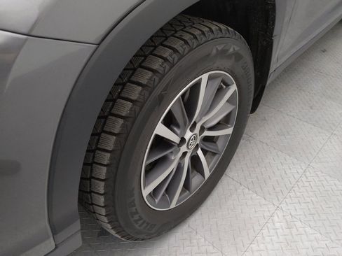 Used 2019 Toyota Highlander XLE image 31