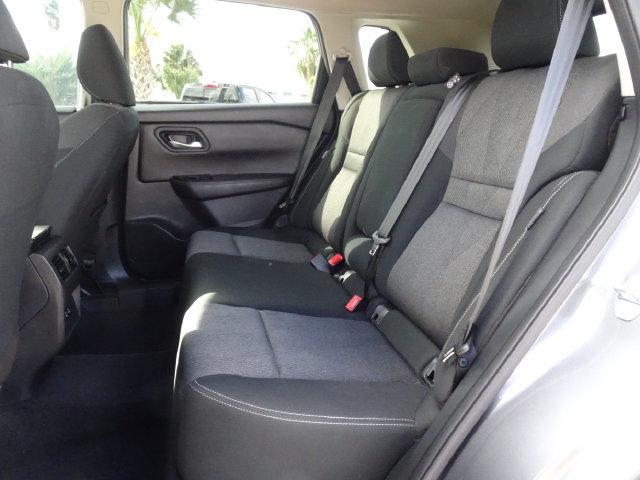 Used 2025 Nissan Rogue SV FWD image 9