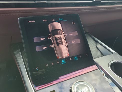 Used 2025 Cadillac Escalade ESV Premium Luxury w/ Touring Package image 28