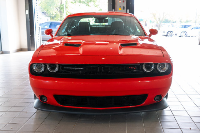 Used 2017 Dodge Challenger R/T Scat Pack RWD image 2